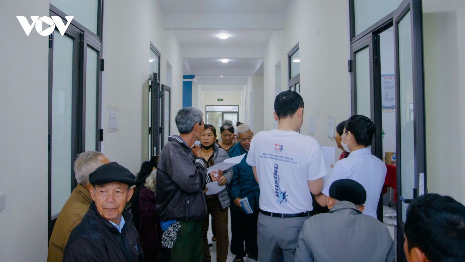 Gần 1000 người được khám sàng lọc ung thư và cấp thuốc miễn phí tại Nghệ An